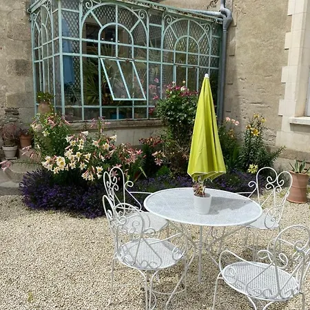 Chateau De St-fulgent, La Tour Apartment *