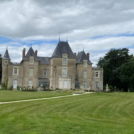 Chateau De St-fulgent, La Tour Apartment