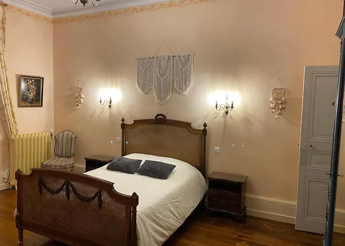 Chateau De St-fulgent, La Tour * Saint-Fulgent